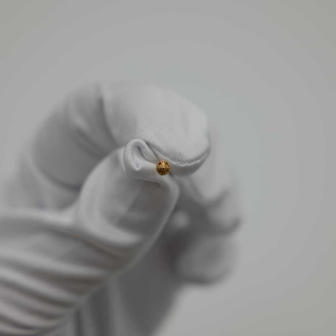 크롬하츠 22k 미니 크로스볼 스터드 이어링 (귀걸이) 상품이미지3