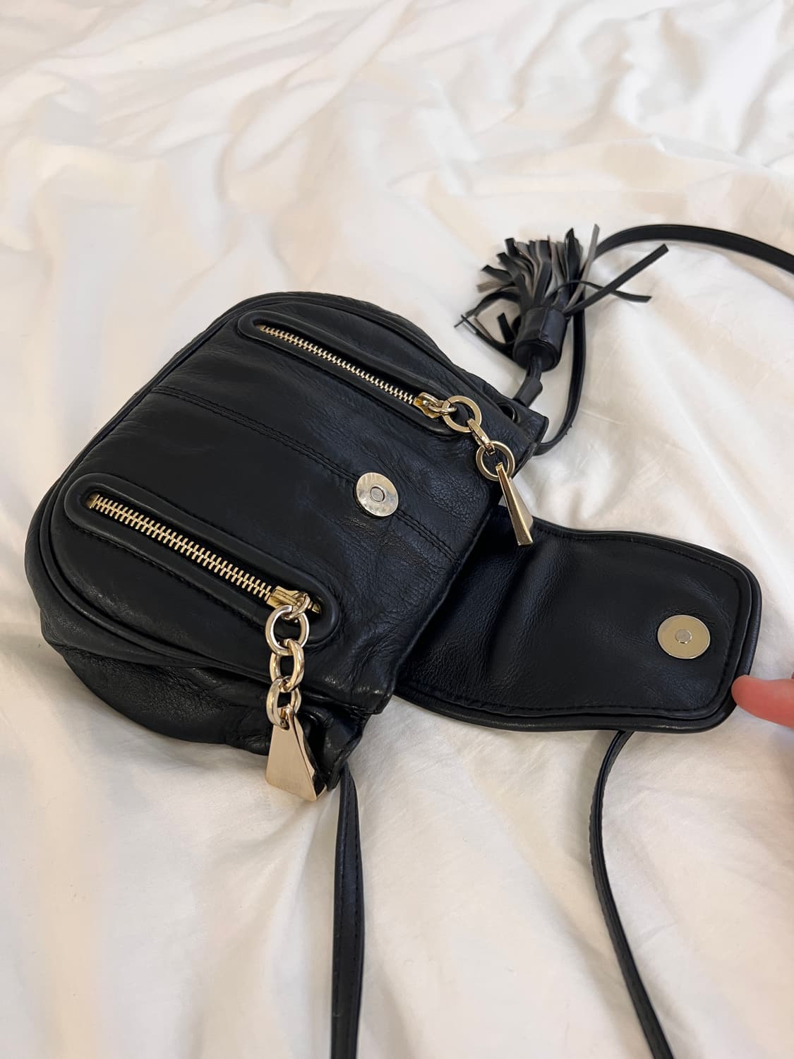 씨바이끌로에 블랙 레더 크로스백 상품이미지4