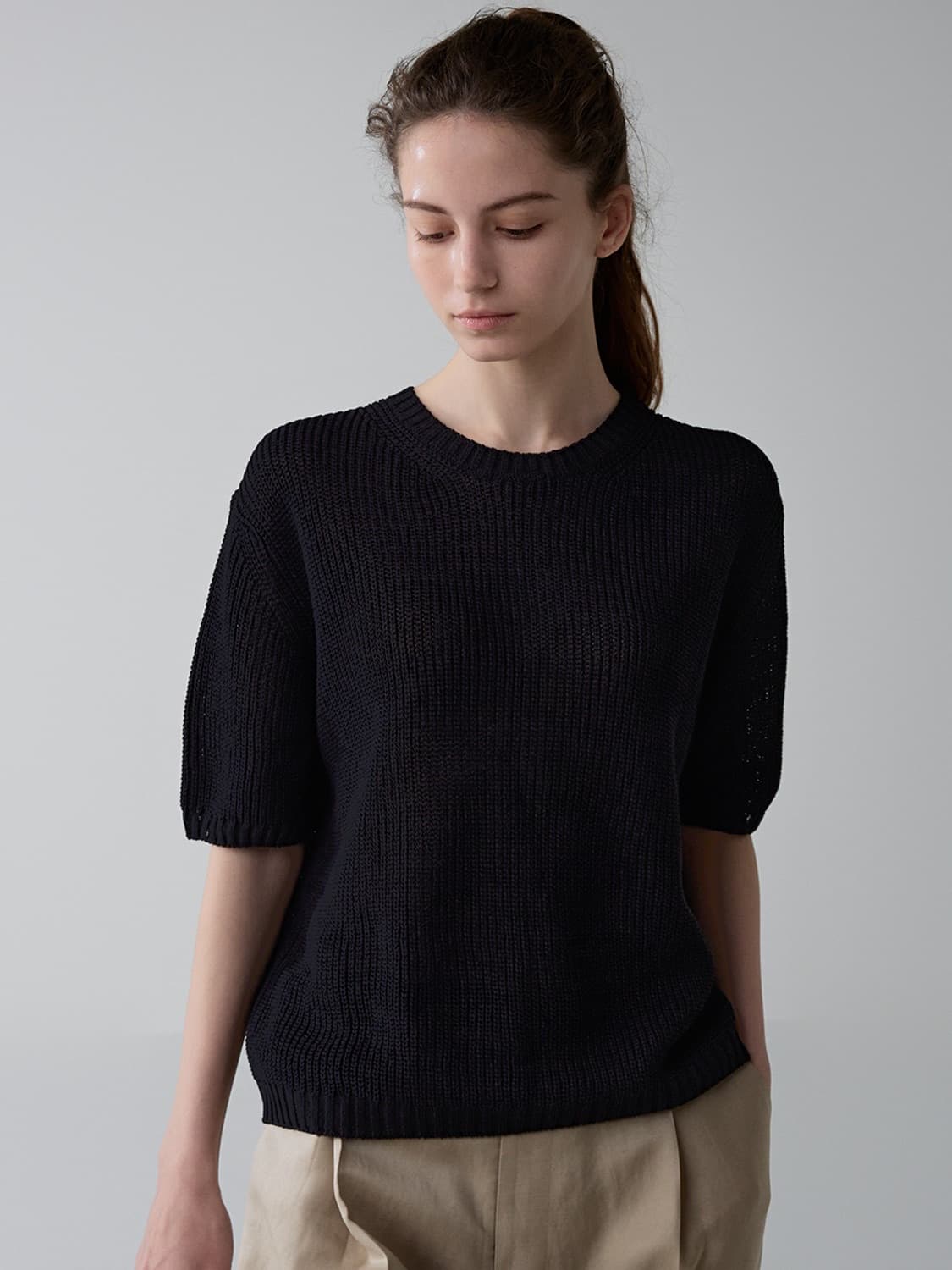 파사드패턴 페이퍼 하프슬리브 니트_black 상품이미지3