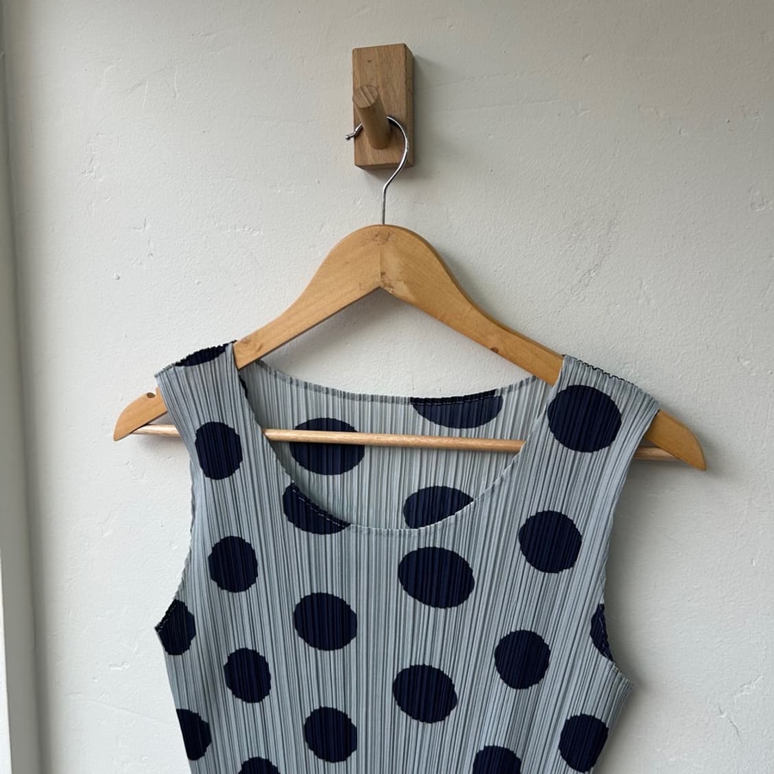 16474 - 이세이 미야케 플리츠 플리즈 슬리브리스 상품이미지1