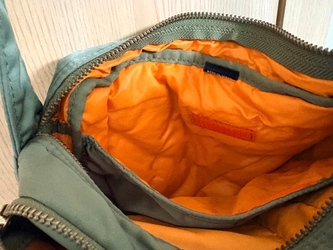 포터 탱커 숄더백 L 세이지 그린 상품이미지3