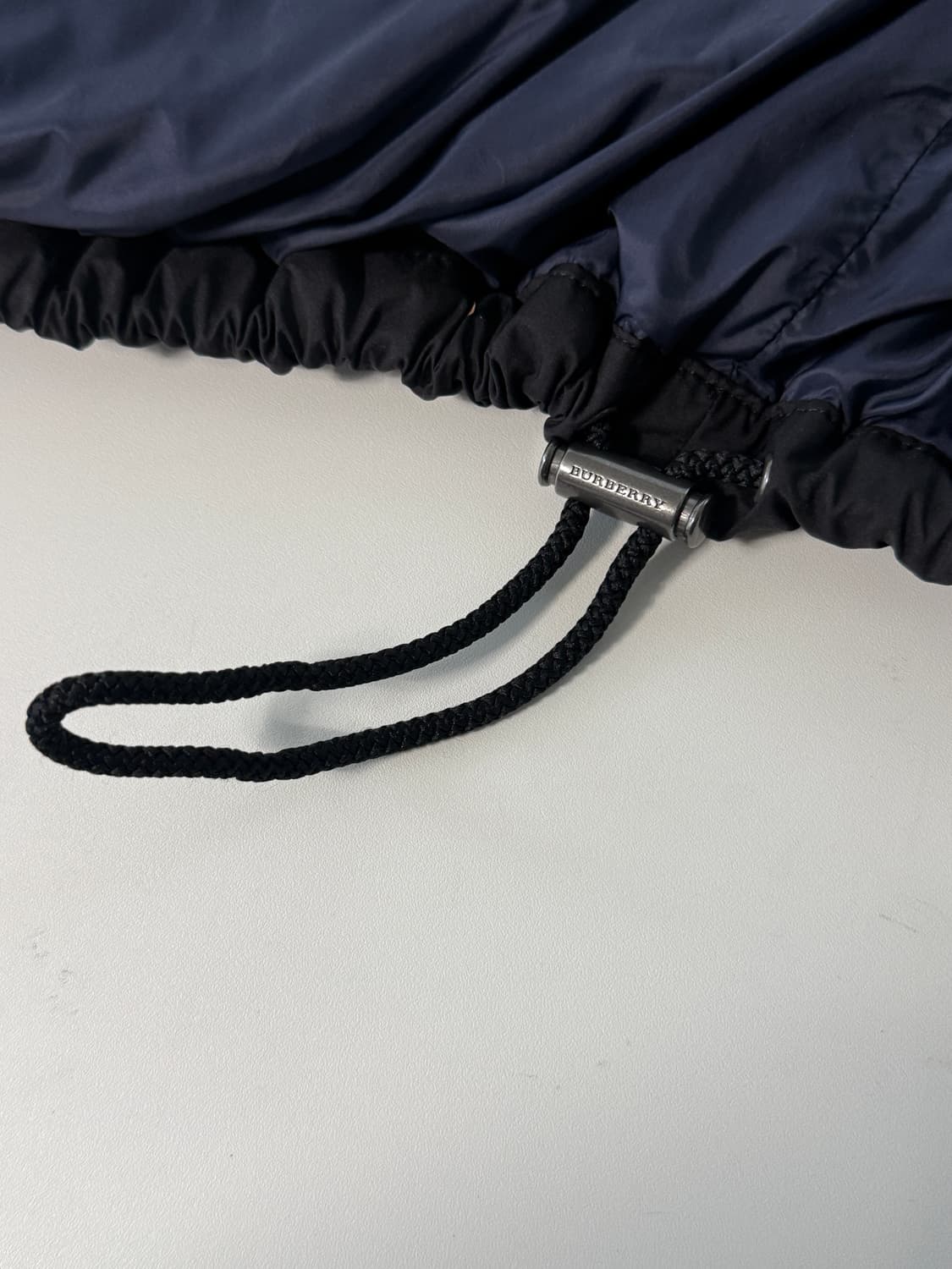 버버리 루즈핏 노바체크 라이닝 구스다운 푸퍼 패딩 베스트 상품이미지8