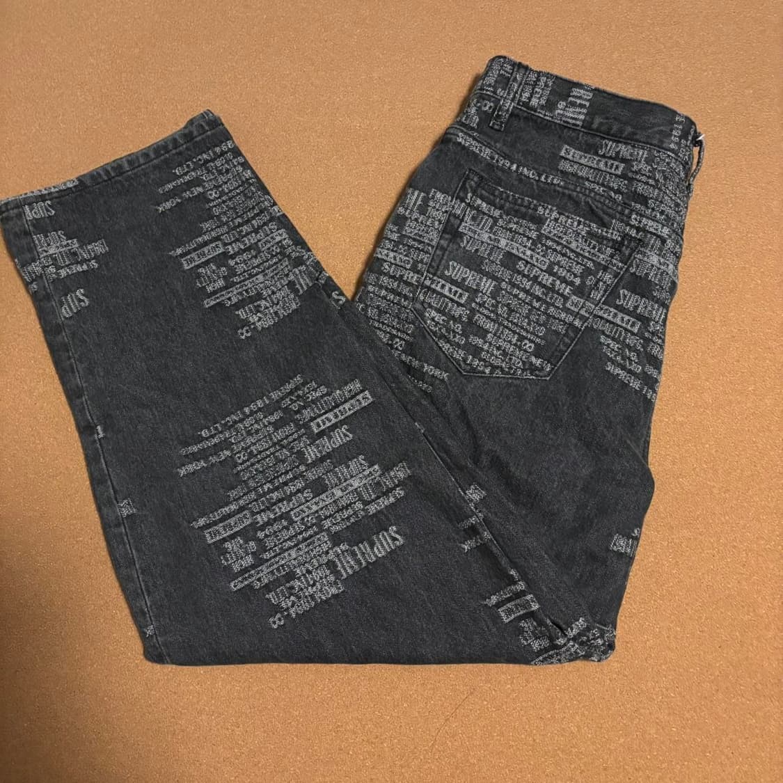 슈프림 트레이드마크 자카드 배기 진 워시드 블랙 상품이미지4