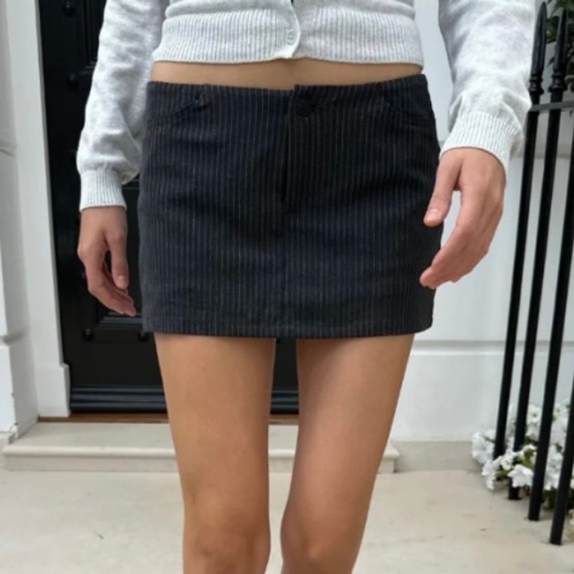 Brandy melville 브랜디멜빌 미니스커트 (속바지내장) 상품이미지1