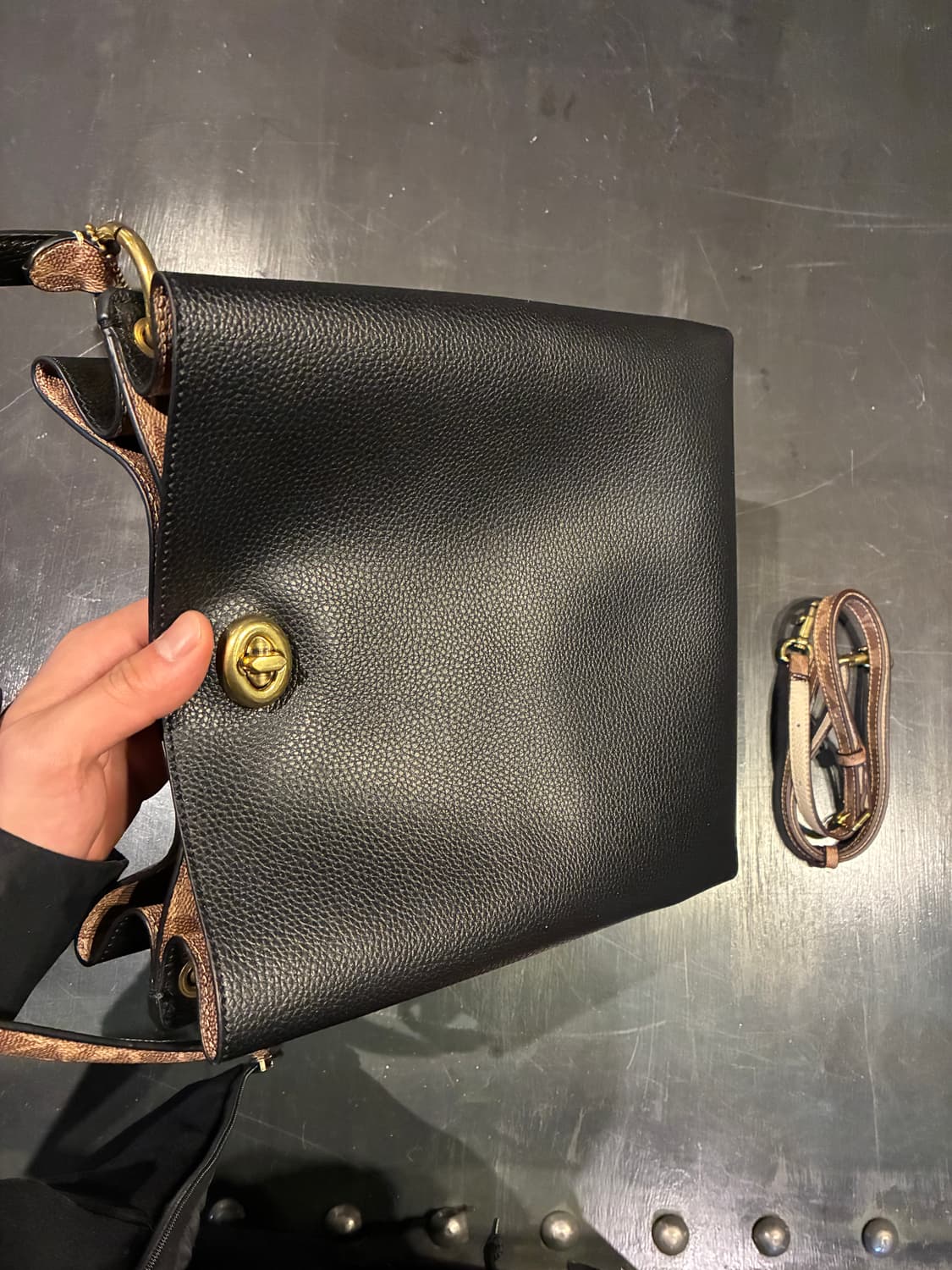 코치 찰리 버킷백 블랙 숄더백 핸드백 크로스백 상품이미지8