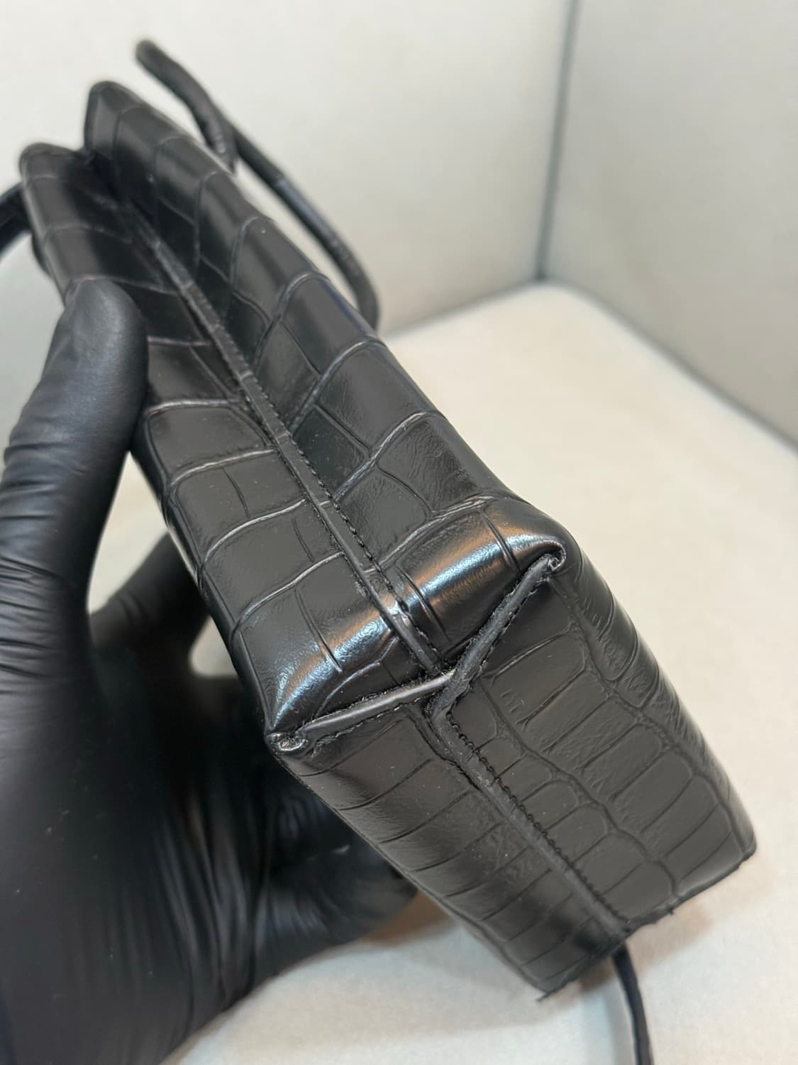발렌시아가 크로커다일 숄더 폰홀더백 상품이미지4