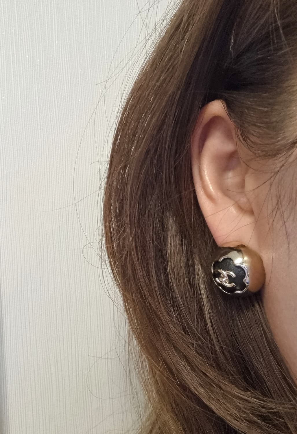 샤넬 업사이클링 까멜리아 턴락  귀걸이 상품이미지6