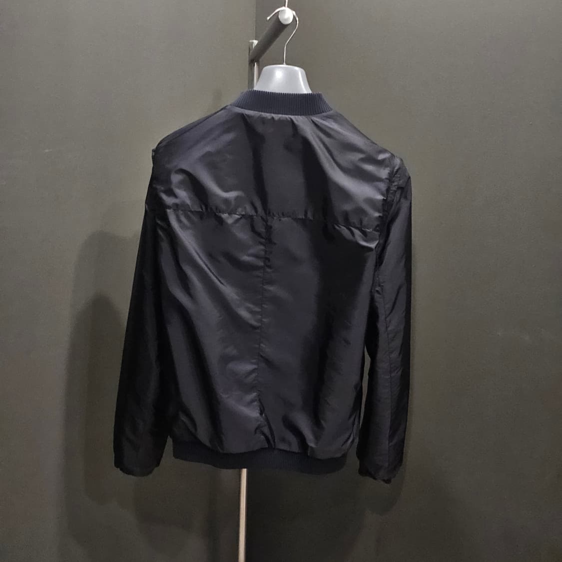 프라다 리버시블 가죽&나일론 봄버자켓( 조끼로도 활용가능) 상품이미지5