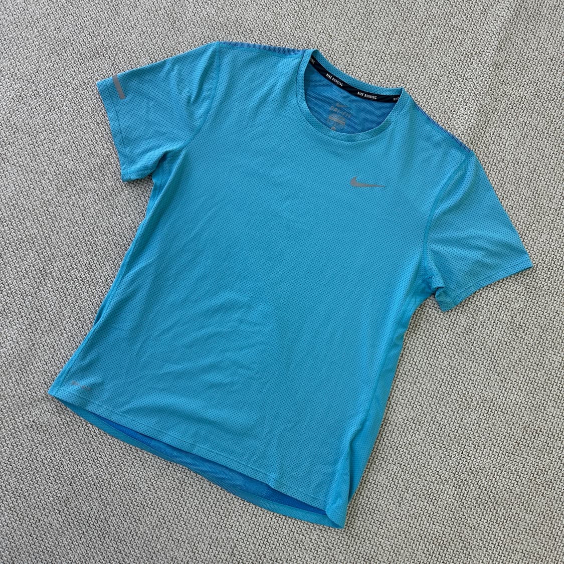 M 나이키 드라이핏 러닝 반팔 티셔츠 0413D 상품이미지1