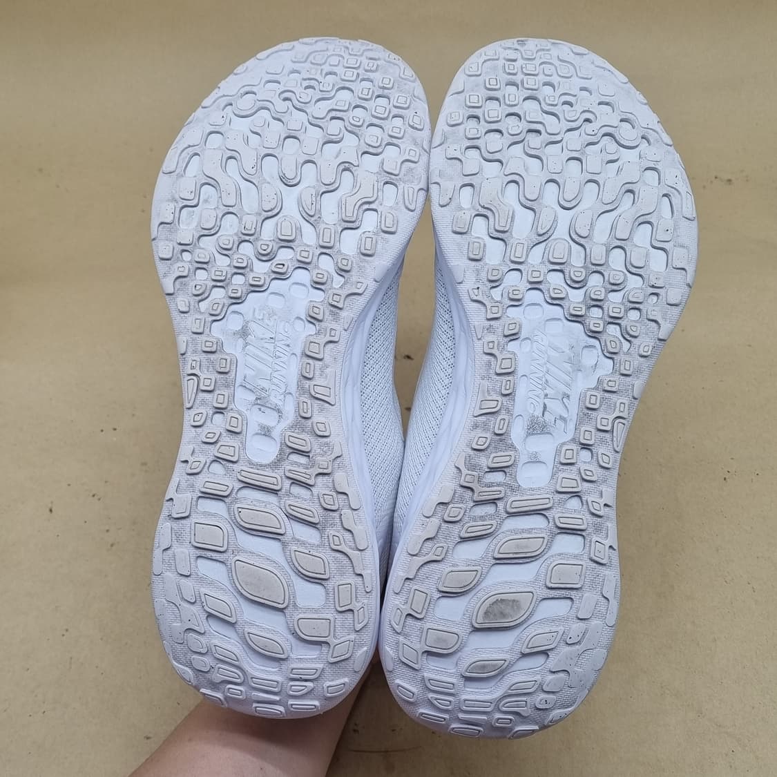 나이키 레볼루션6 남성 운동화 275 상품이미지3