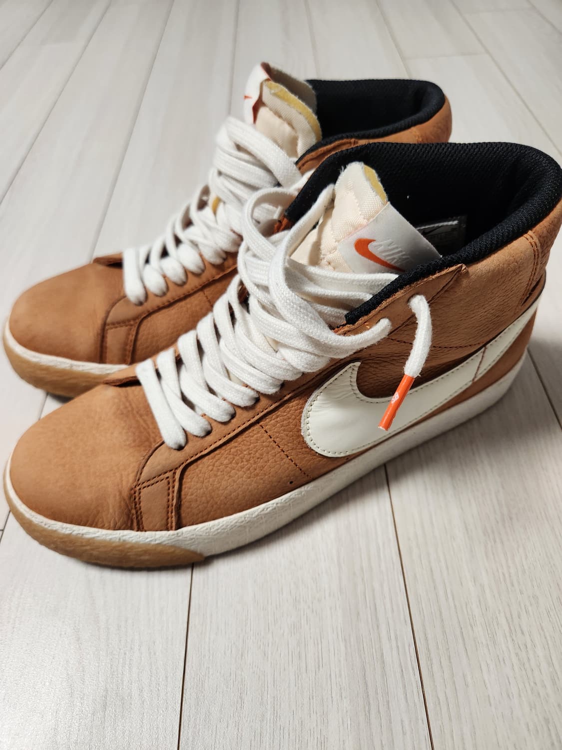 나이키 운동화 SB 줌 블레이저 미드 ISO 다크 러셋 사이즈255

가 상품이미지4