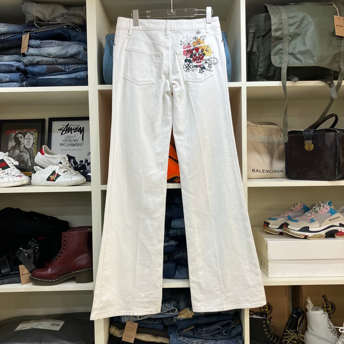 구찌 플로럴 자수 화이트 부츠컷 데님팬츠 30 상품이미지3