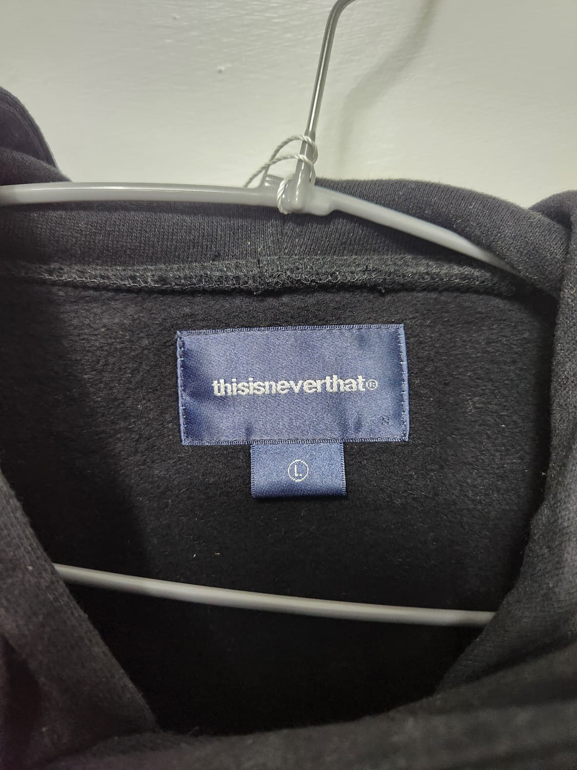 디스이즈네버댓 24SS T-Logo 후디 블랙 상품이미지3