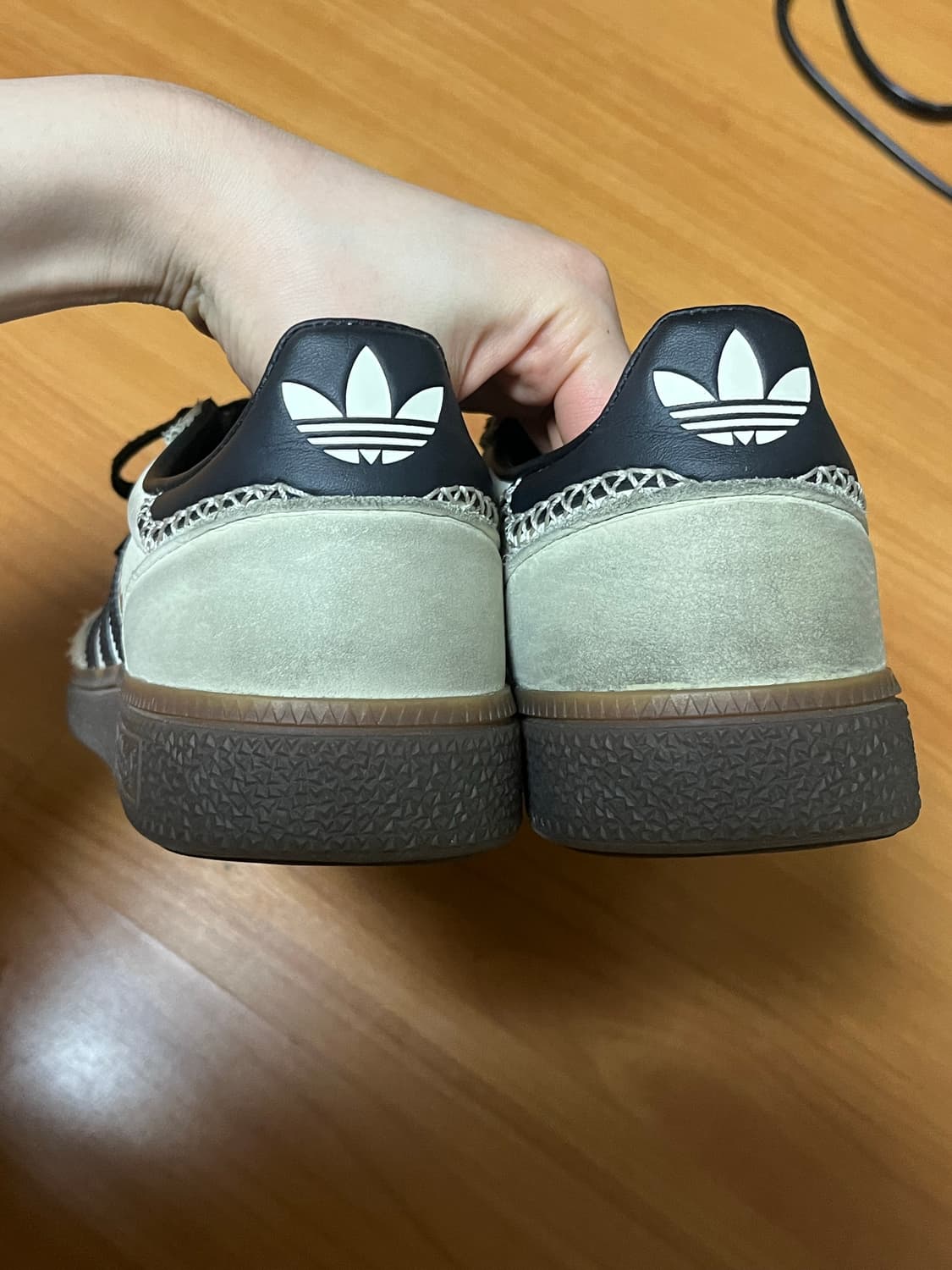 아디다스 스페지알 핸드볼 원더 화이트 코어 블랙 240 상품이미지3