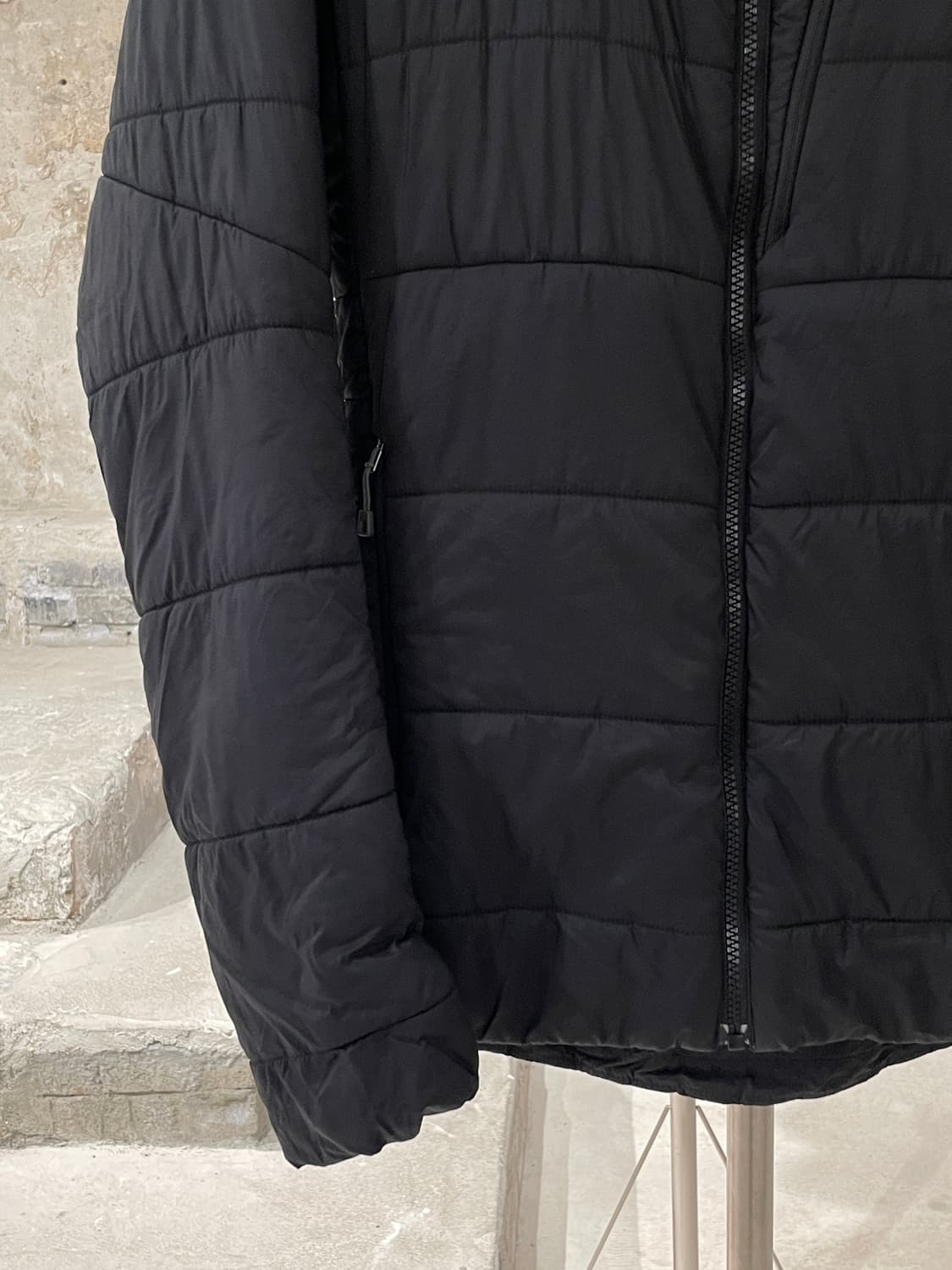 파타고니아 맨즈 블랙 하이퍼 퍼프 자켓 상품이미지4