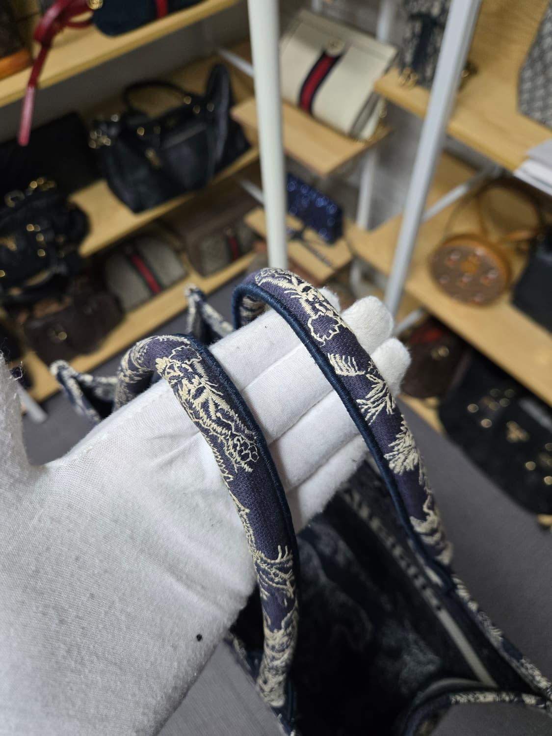 [특가][정품]디올 트와일라잇 북토트백 미듐 상품이미지6