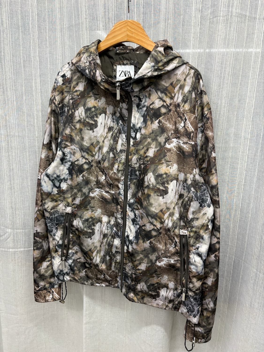 ZARA 자라 리얼트리 바람막이 자켓 Size: 42사이즈 상품이미지1