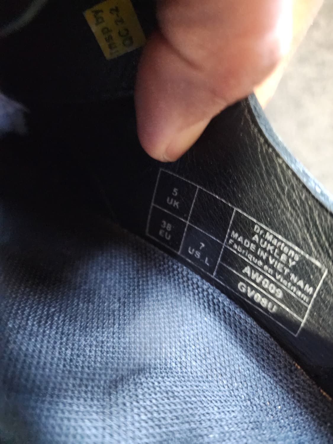 여성 닥터마틴 블랙 스트랩 eu38사이즈  상품이미지2