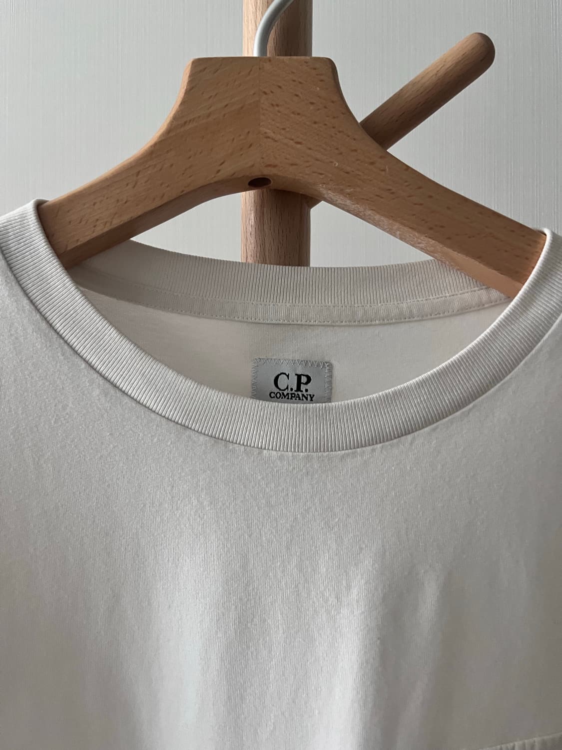 CP컴퍼니 포켓 로고 반팔티 상품이미지2