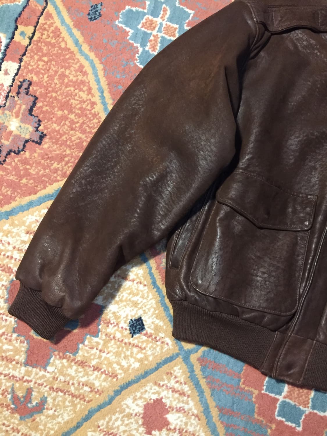 90‘s 골든베어 고트스킨 a-2 레더자켓 상품이미지3