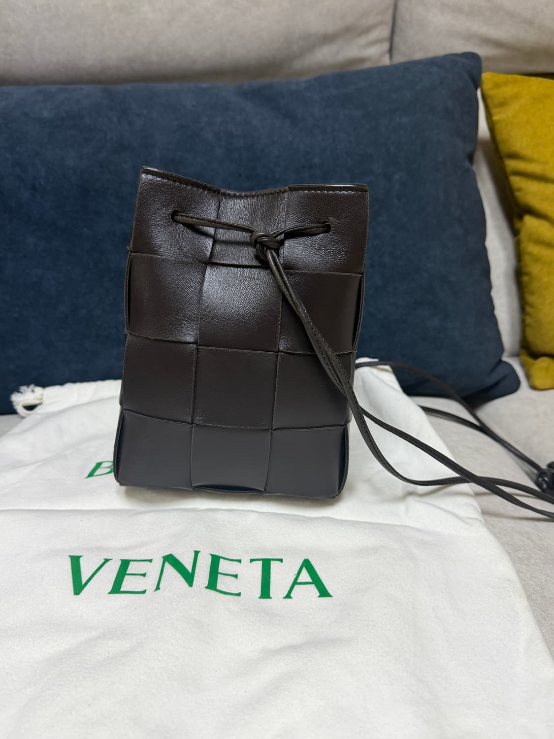 보테가베네타 카세트버킷백 폰단테 상품이미지2