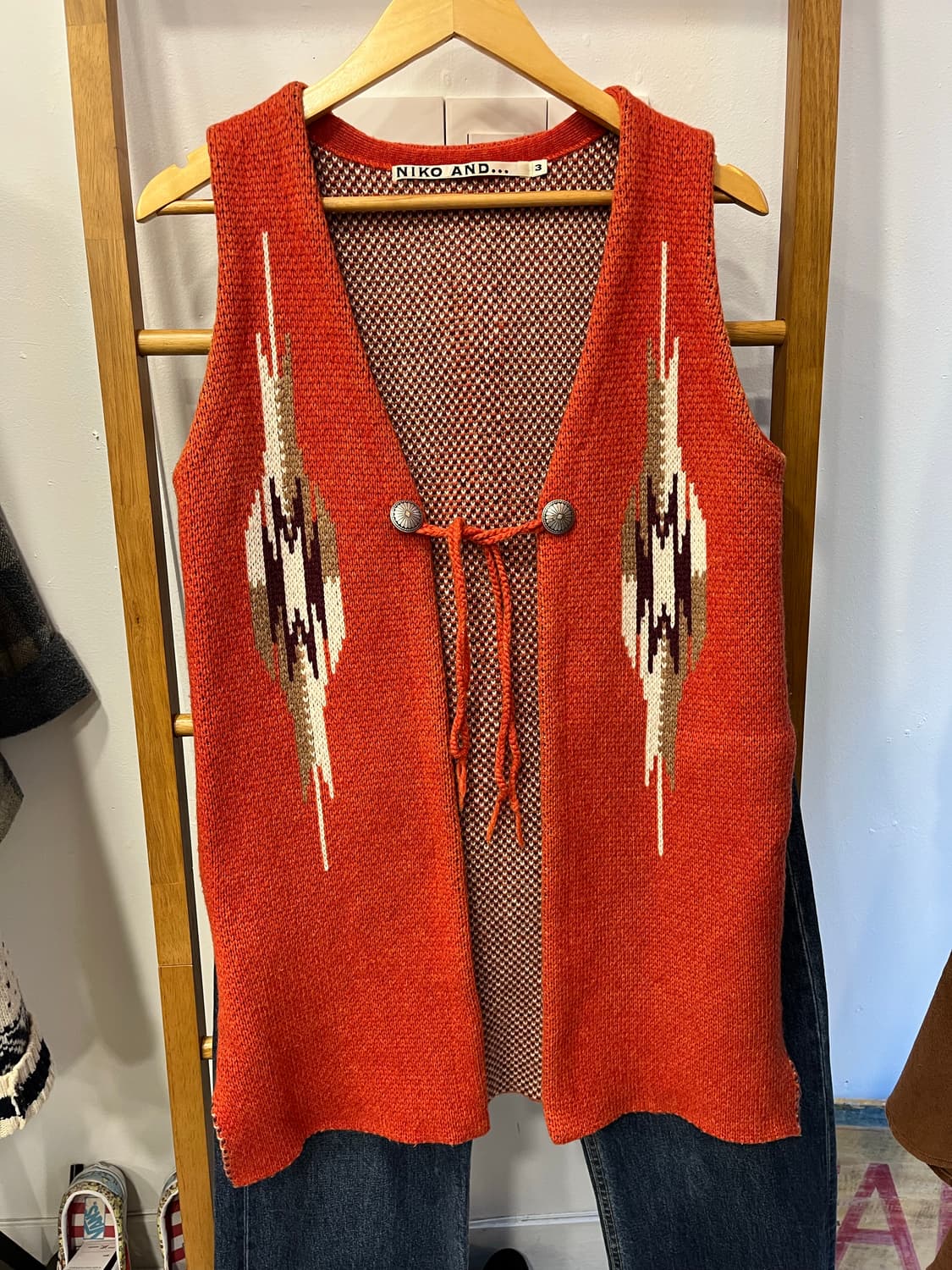 니코앤드 오렌지 패턴 니트 조끼 상품이미지1