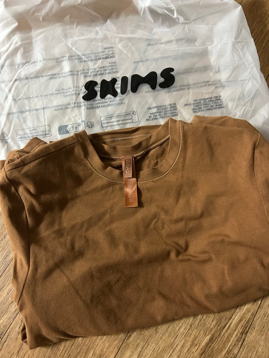 SKIMS 롱 슬리브 티셔츠 Chai 상품이미지4