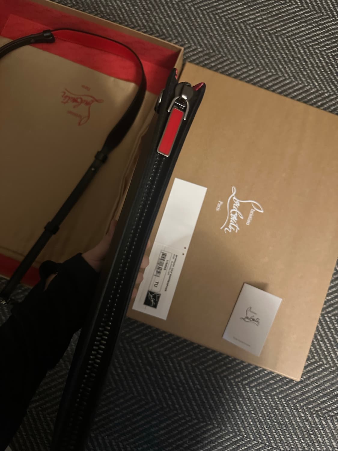 크리스찬 루부탱 스카이 클러치백 상품이미지4