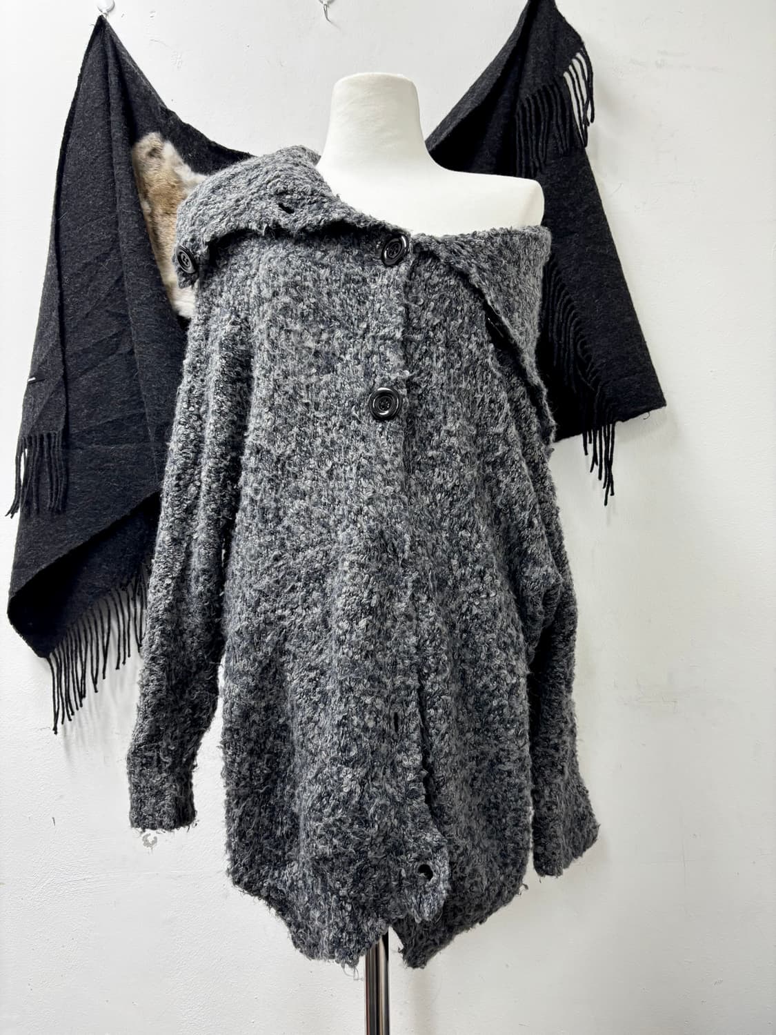 “Moussy” Grey Knit Big Button Knit Cardi 상품이미지9