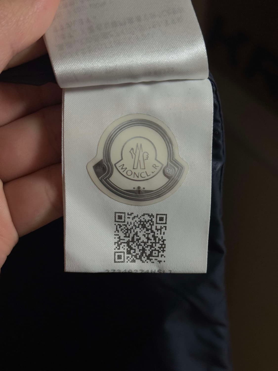 몽클레어 하타브 나일론 바람막이 네이비 4 상품이미지9