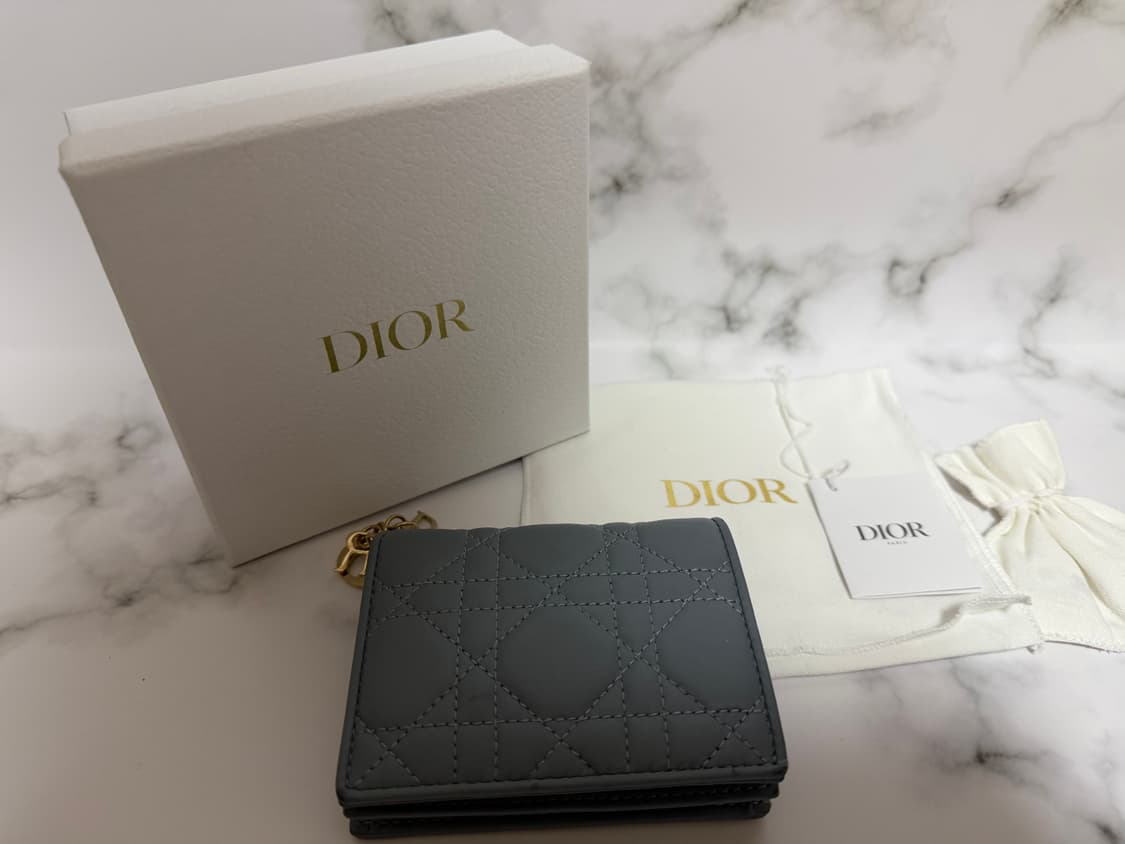 디올 레이디 까나쥬 페이던트 반지갑 상품이미지2