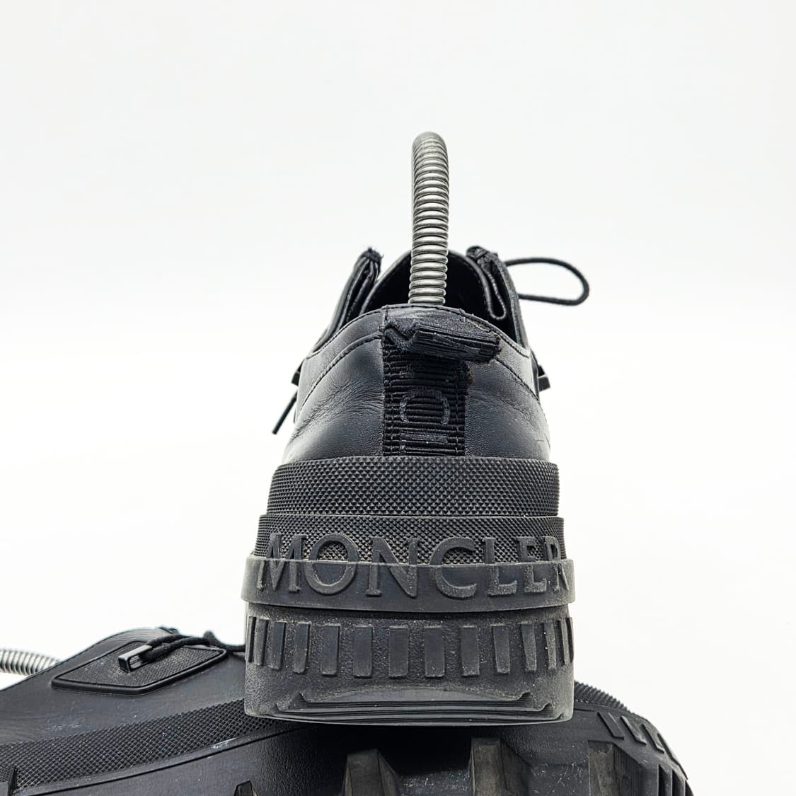 몽클레어 Mon Wallabee Loafers 블랙 (39) 상품이미지2