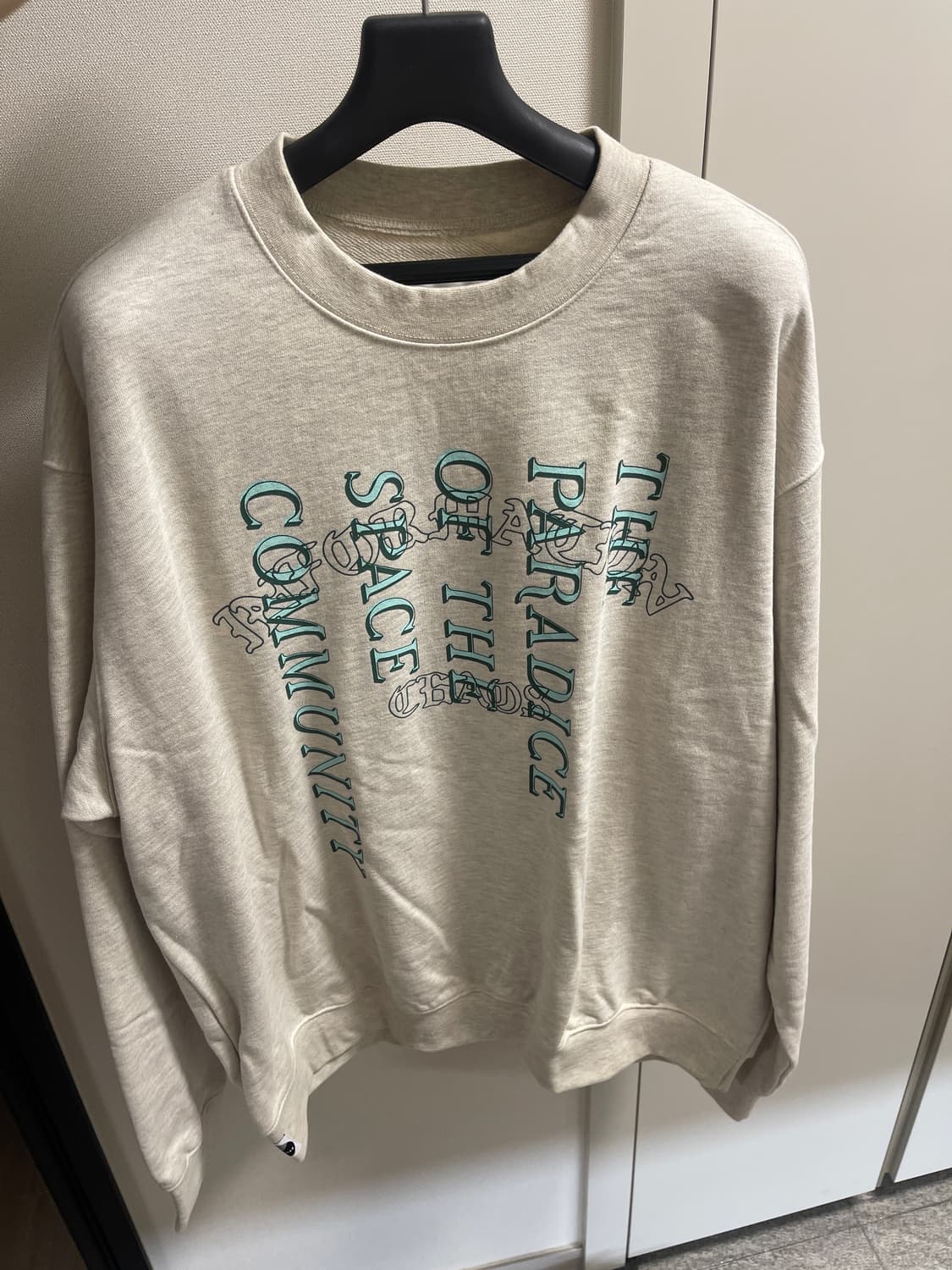 퍼즈 스웻셔츠 상품이미지1