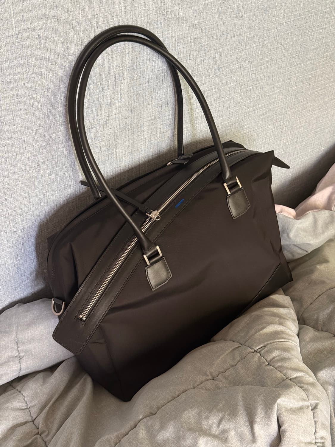 아더에러 숄더백 상품이미지1