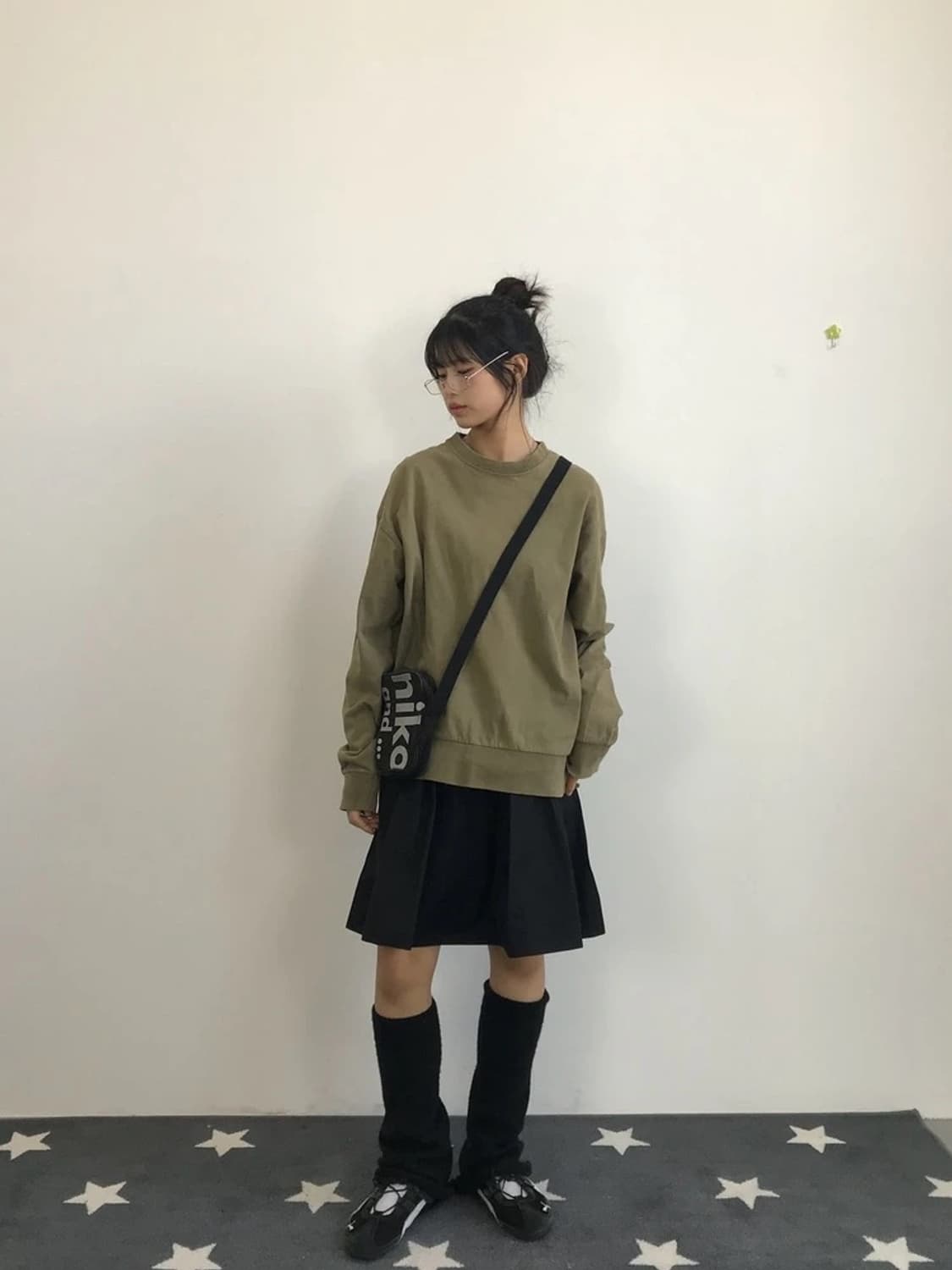 Beams Heart Olive Crewneck Sweatshirt 상품이미지1