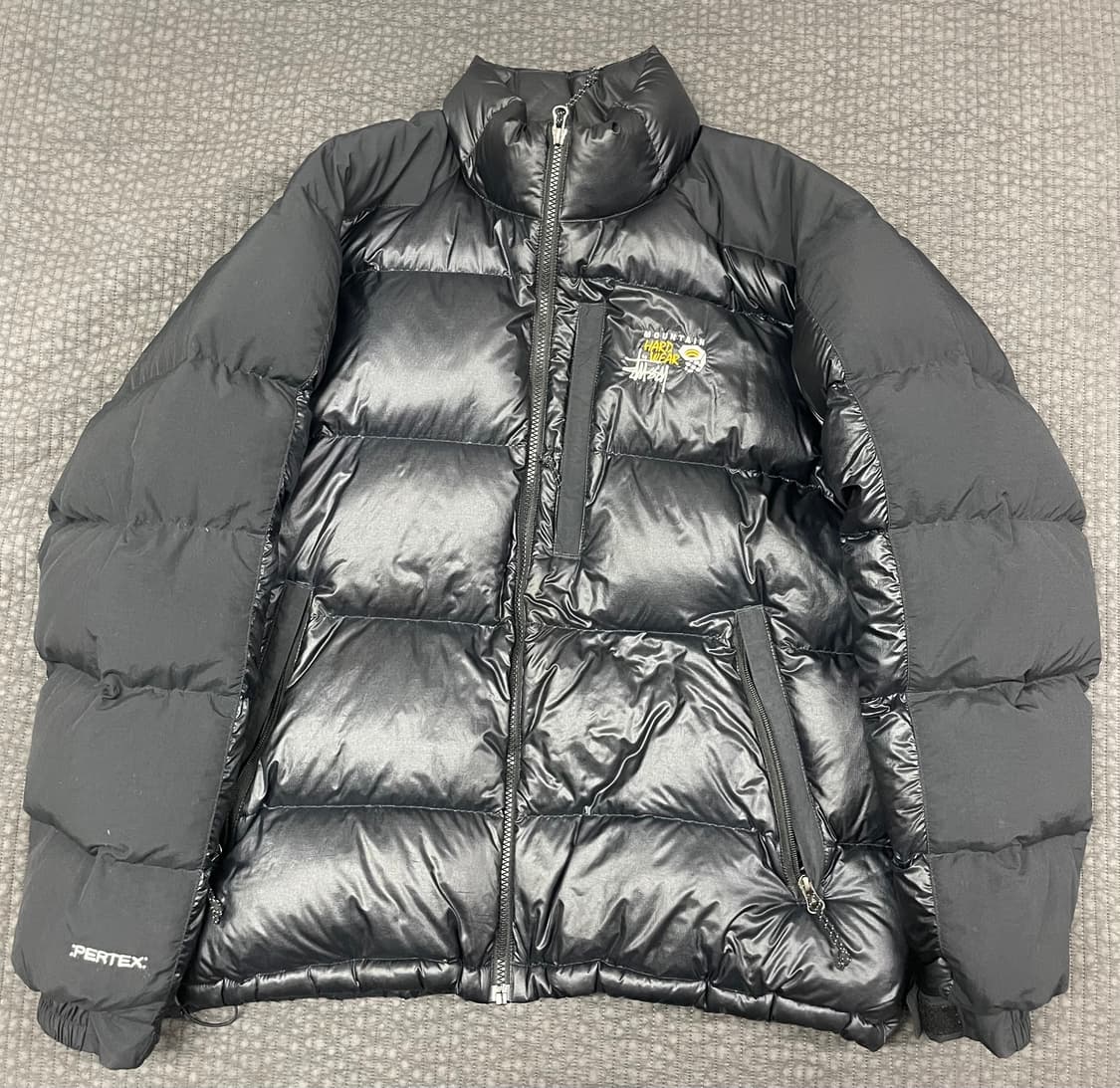 스투시x마운틴하드웨어 콜라보 패딩 상품이미지1