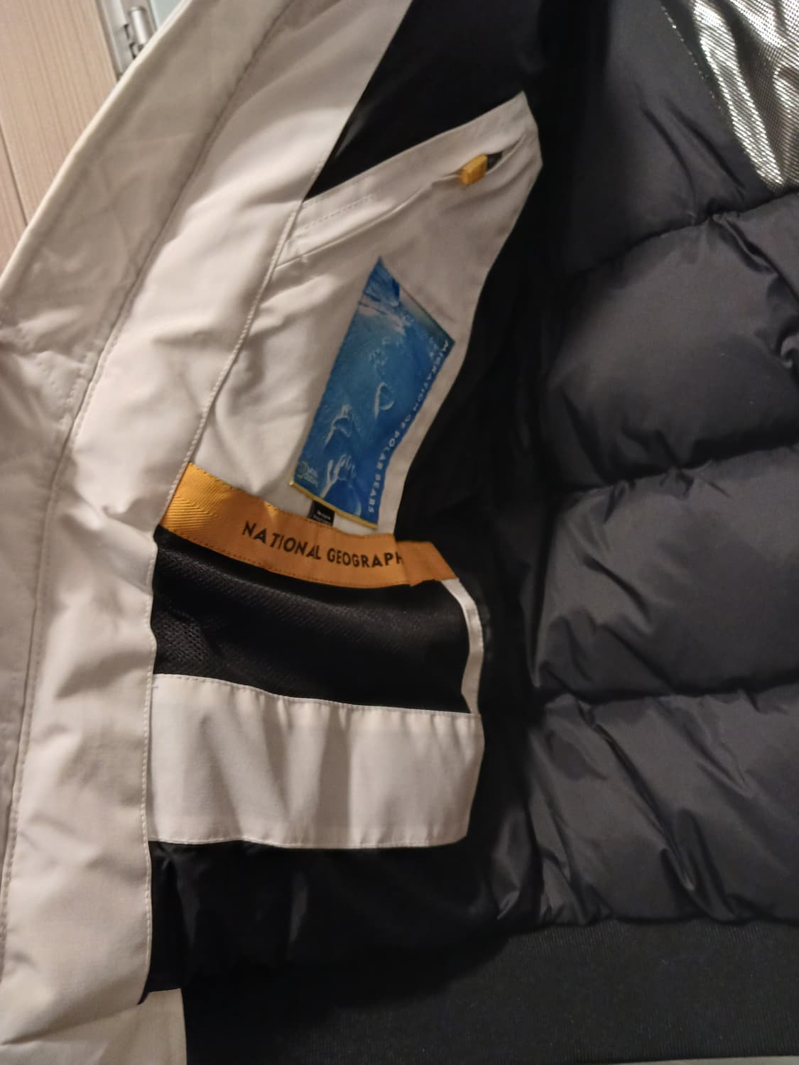 내셔널지오그래픽 정품 여성 패딩 95 (M) 사이즈 상품이미지3