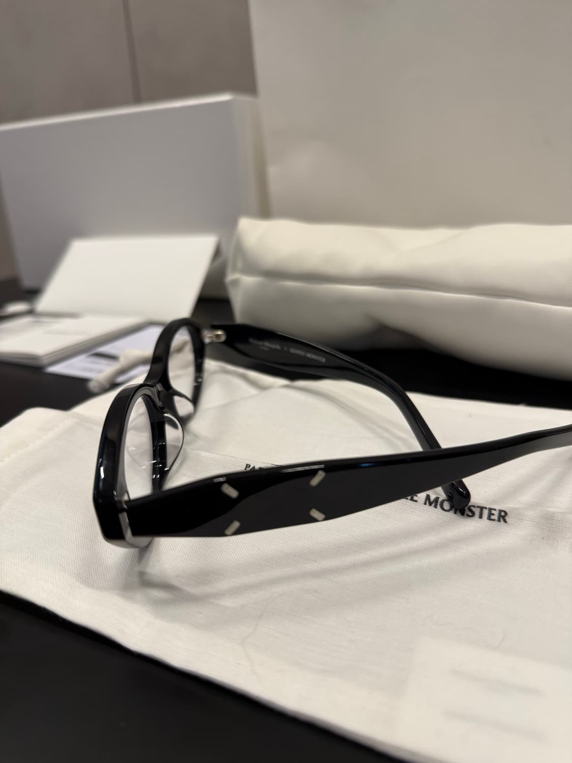 메종 마르지엘라 x 젠틀몬스터 뿔테 안경 MM209 상품이미지5