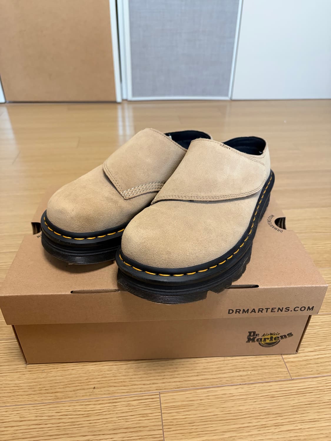 닥터마틴 제브잭 애니웨어 뮬 탄 260 상품이미지1