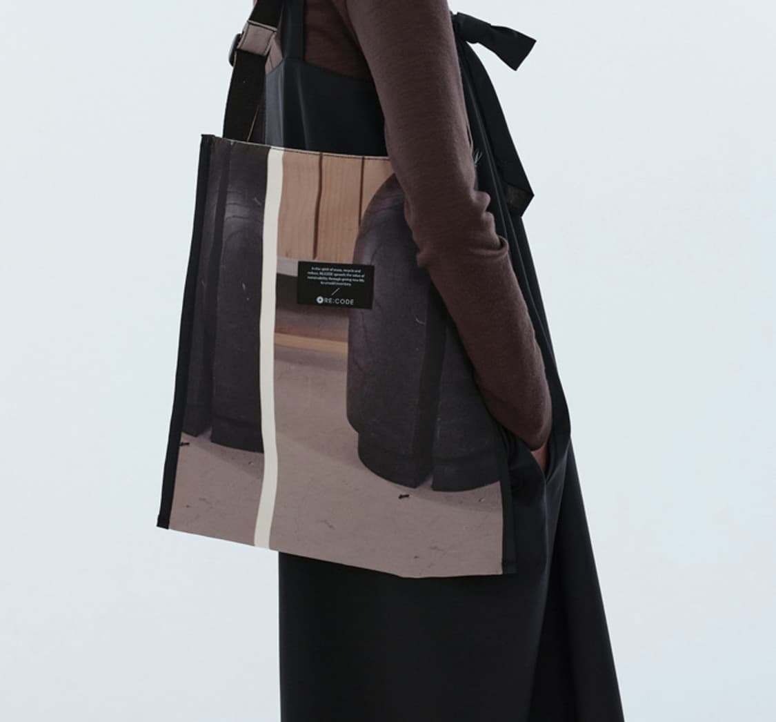 RE;CODE 타이어 프린트 숄더백 래코드 상품이미지1