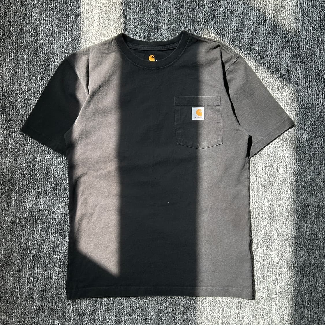 칼하트 오리지널핏 포켓 반팔티셔츠 상품이미지1