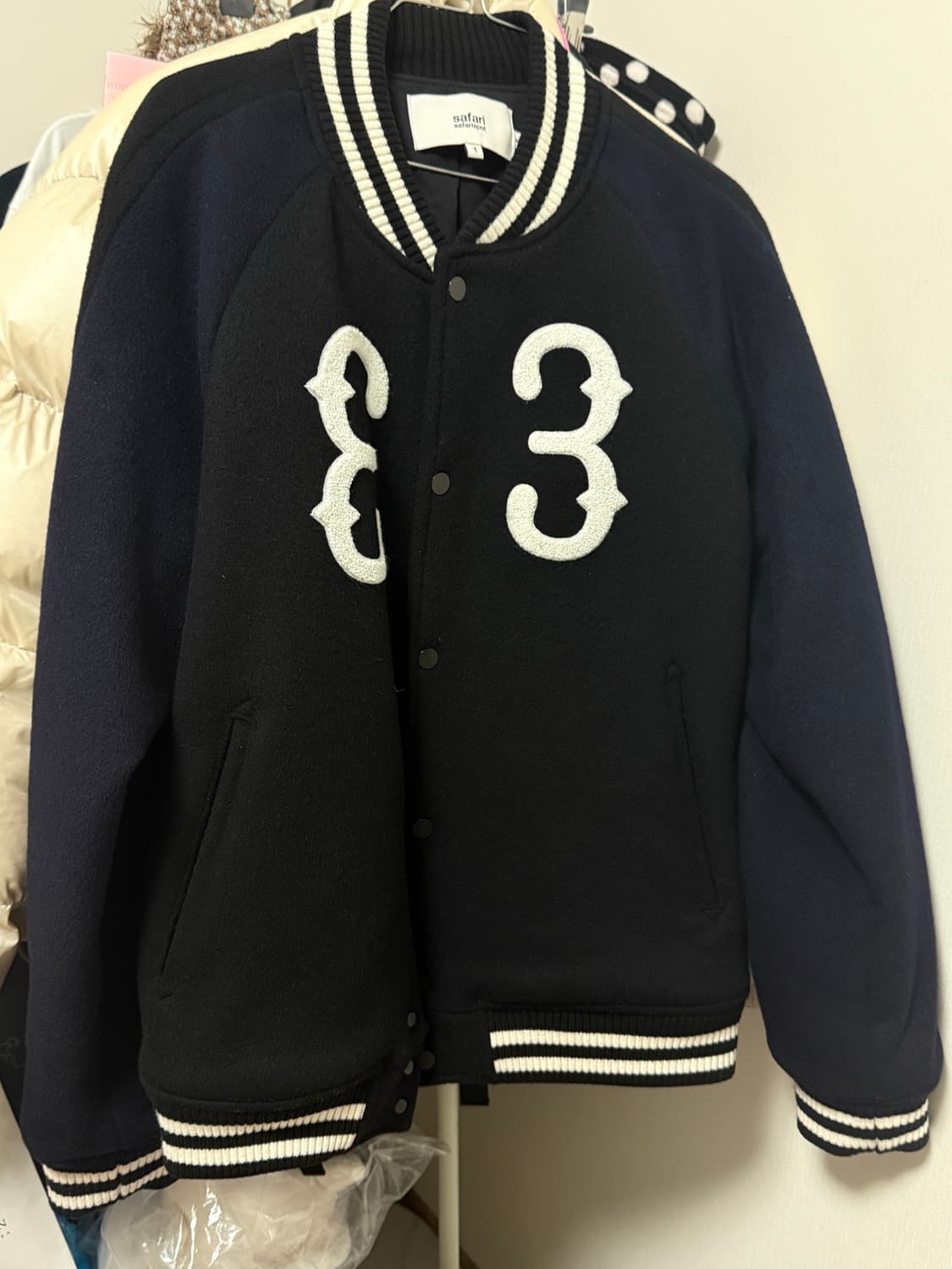 사파리스팟 ARROWS VARSITY JACKET (BLACK/NAVY) 상품이미지4