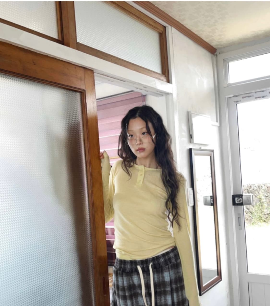 김아홉 에센셜 시어 버튼 T 상품이미지1