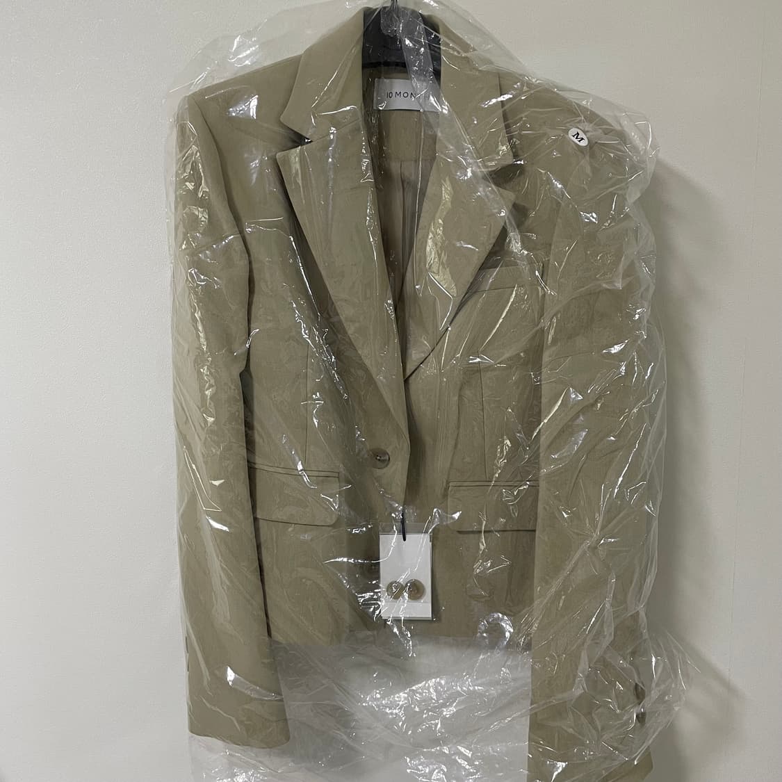 텐먼스 오눅 착용 크롭 오버핏 자켓 상품이미지2