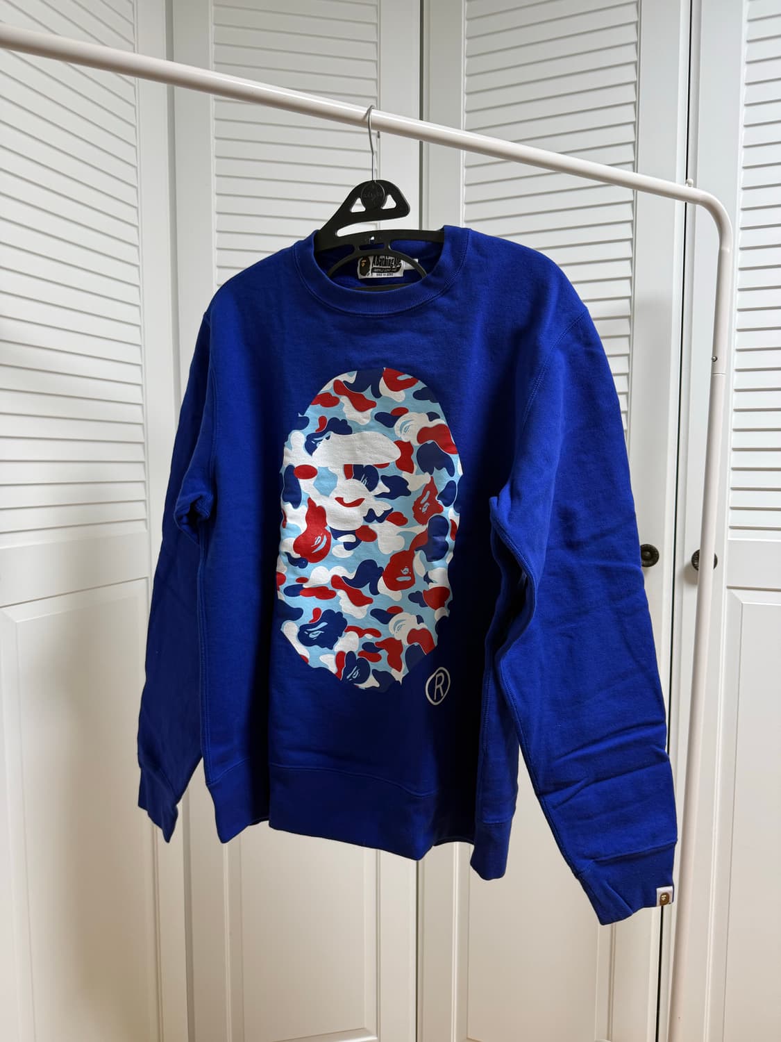 베이프 파리 맨투맨 상품이미지1