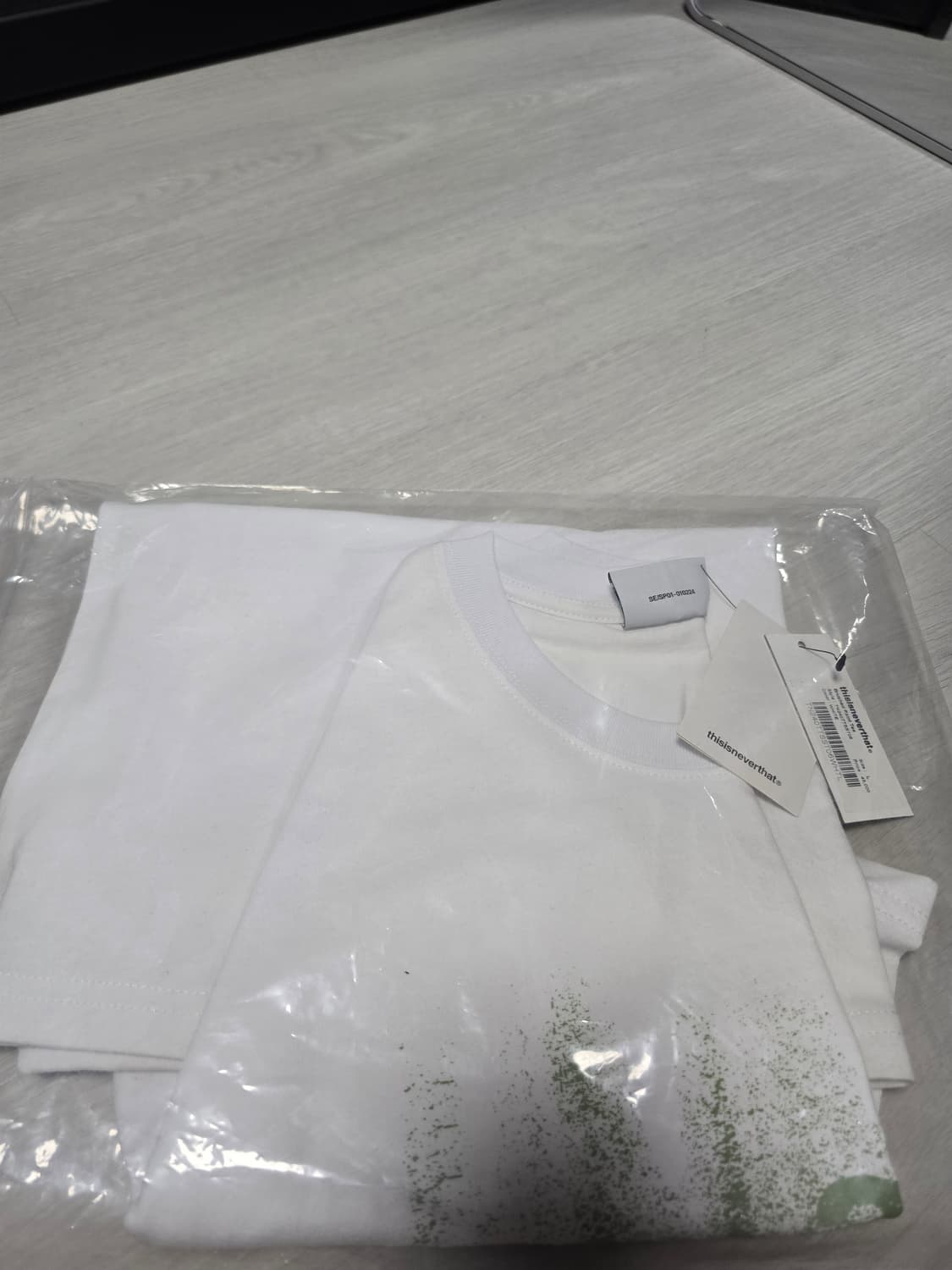 디스이즈네버댓 brushed paint tee L 상품이미지3