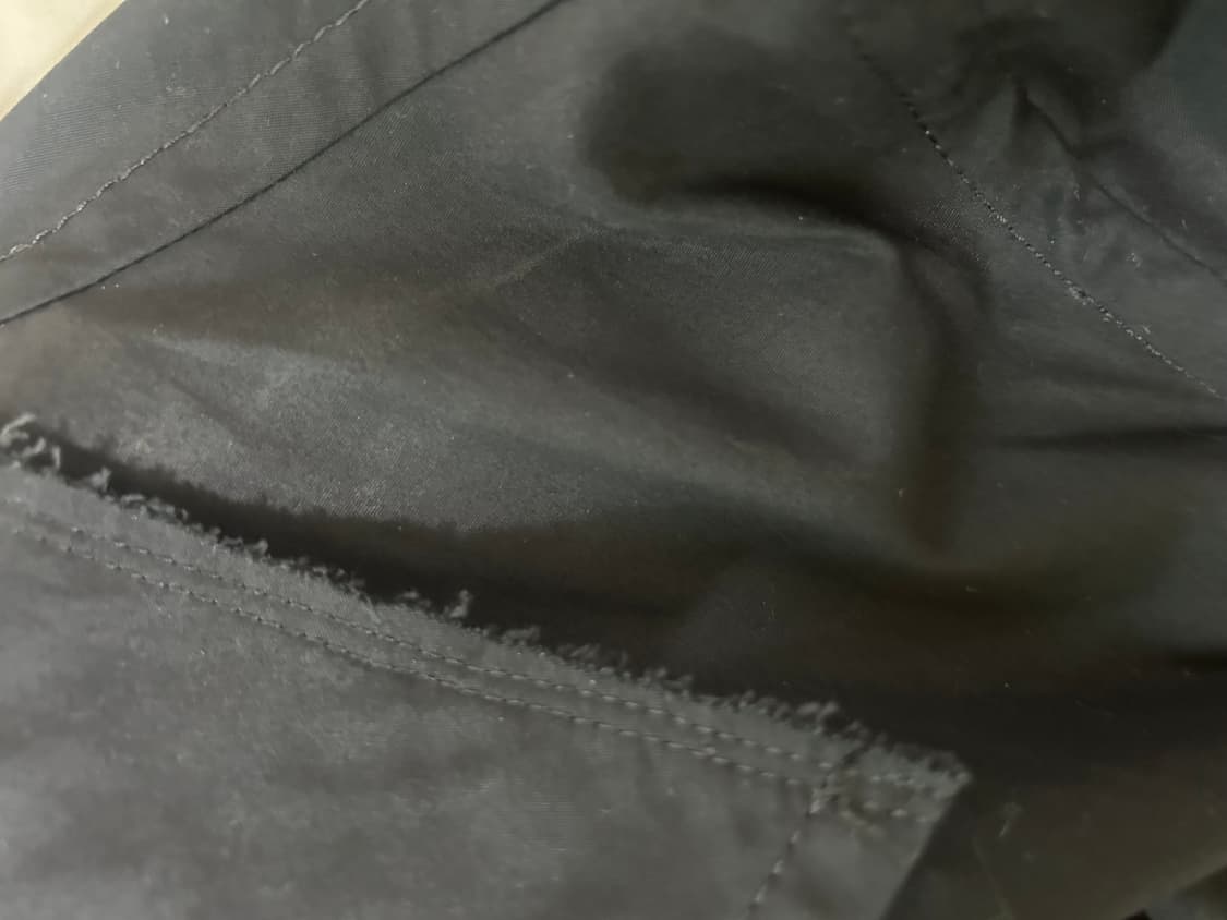 [L] 꼼데가르송 옴므플러스 컷아웃 트렌치코트 상품이미지6