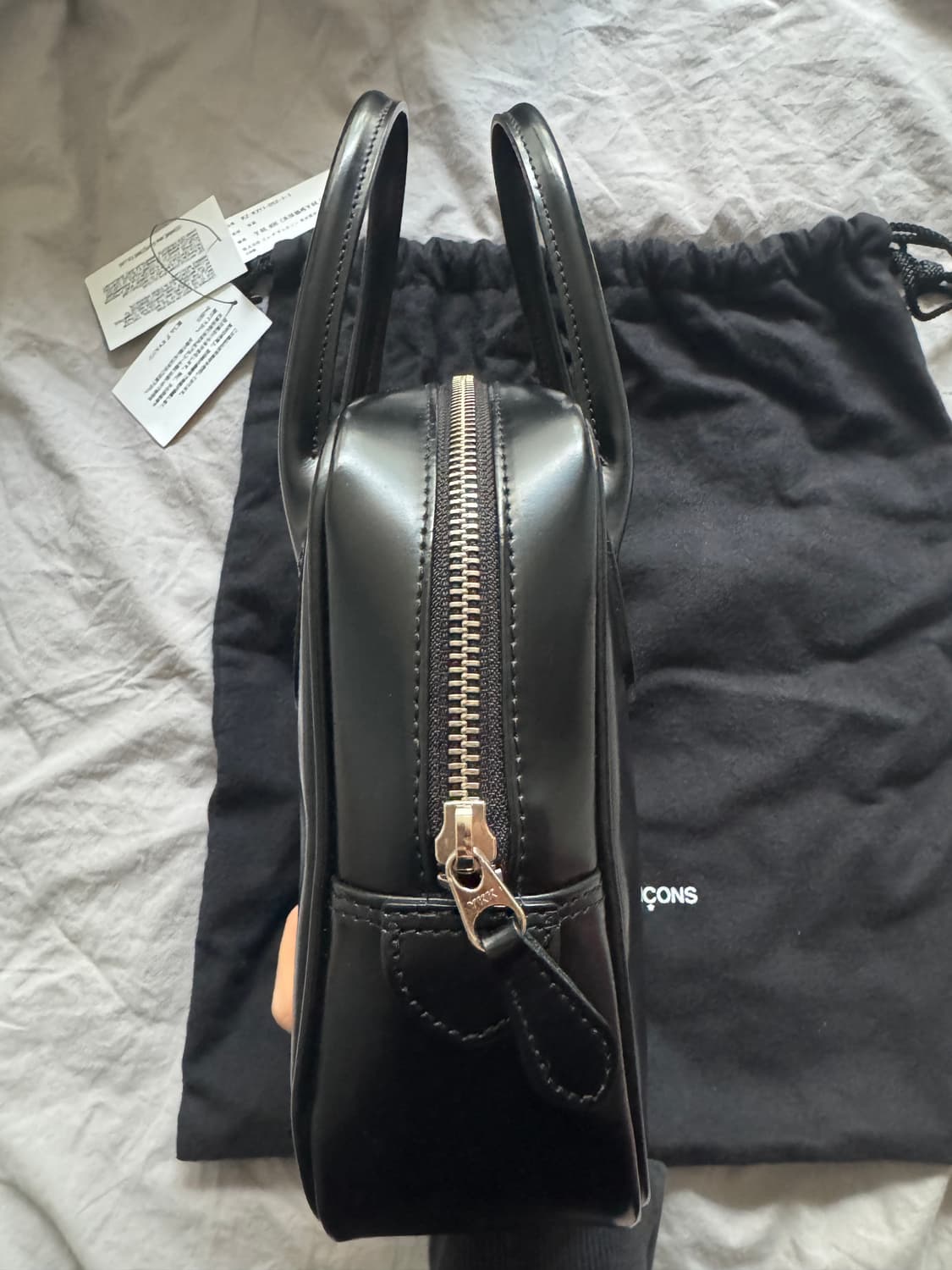 꼼데가르송 라운드 무광 2호 아오야마백 블랙 상품이미지5