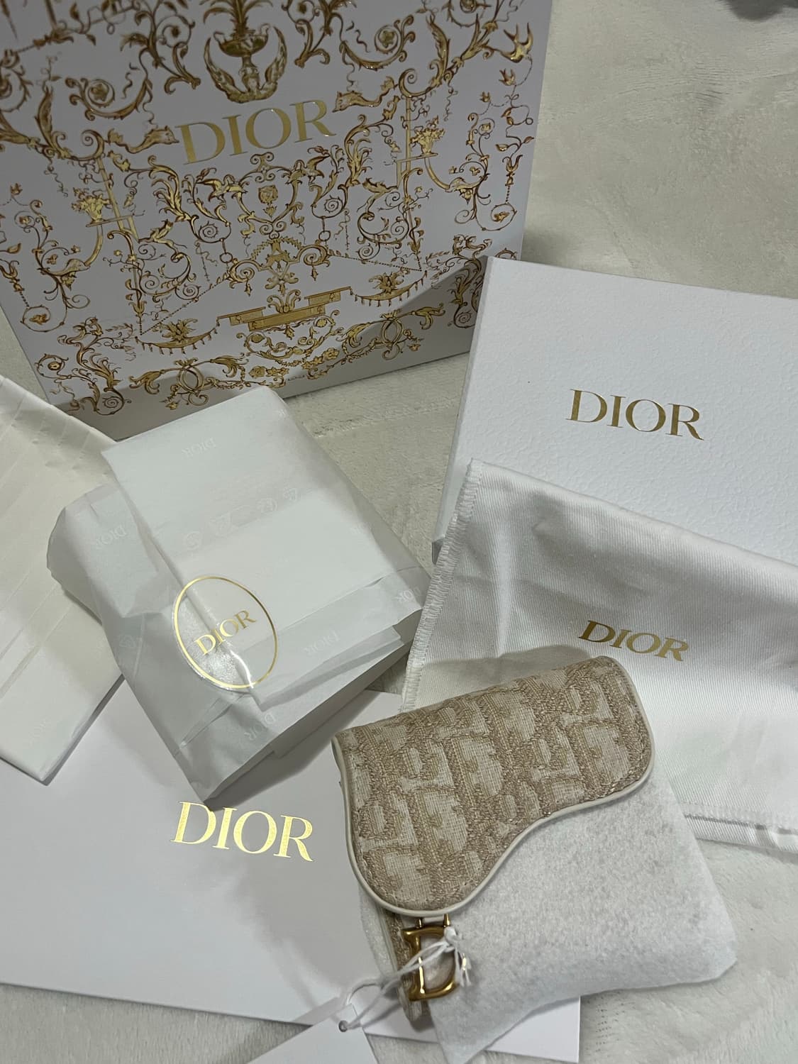 디올 Saddle Lotus 새들 로터스 반지갑 골드 상품이미지1