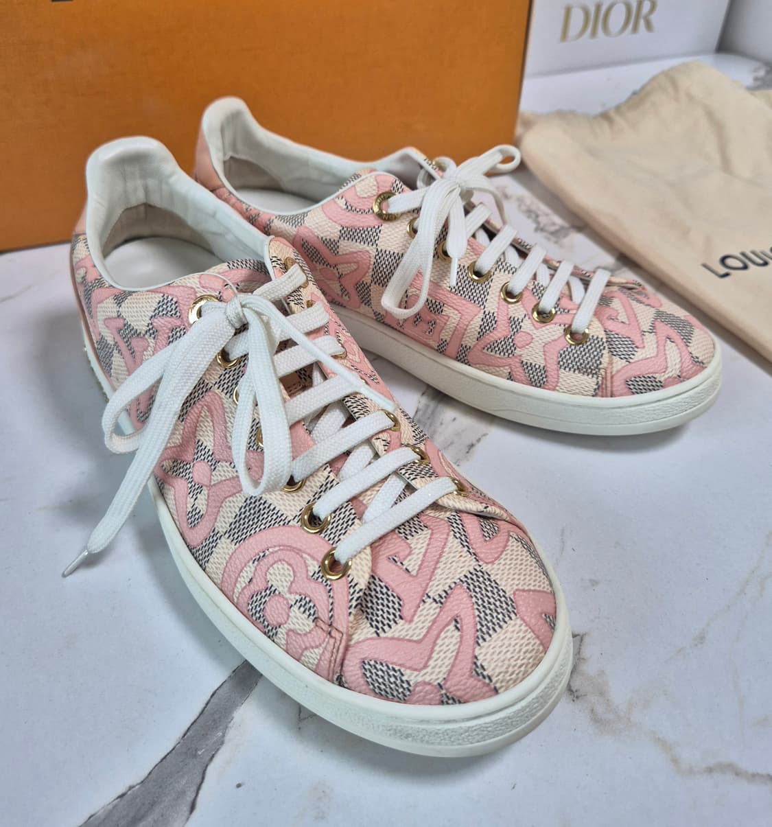 (정품) 루이비통 아주르 타히티엔느 한정판 스니커즈 37.5 상품이미지10